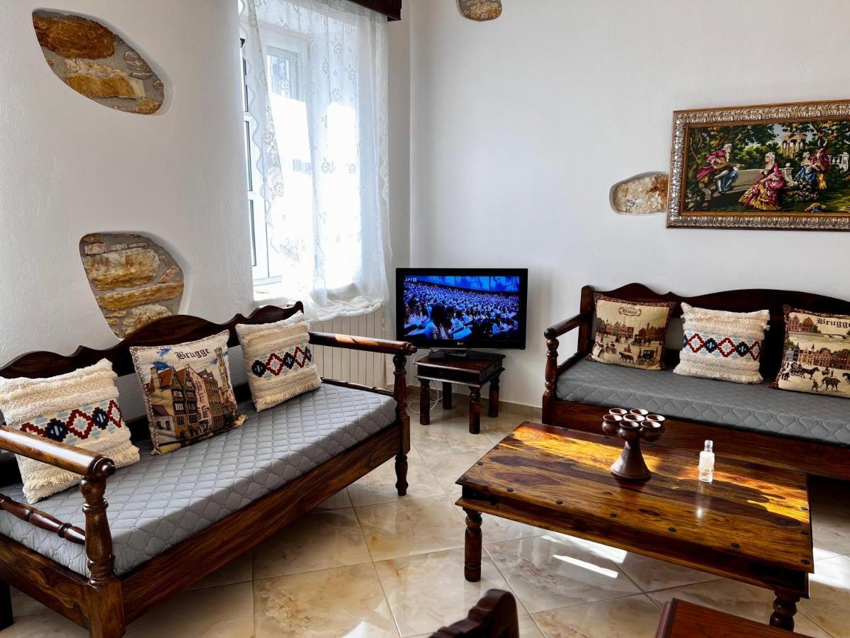 Petra Home Heritage And Hospitality Apérathos エクステリア 写真